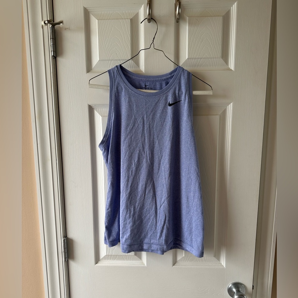 woman’s nike purple dry fit tank top size: large